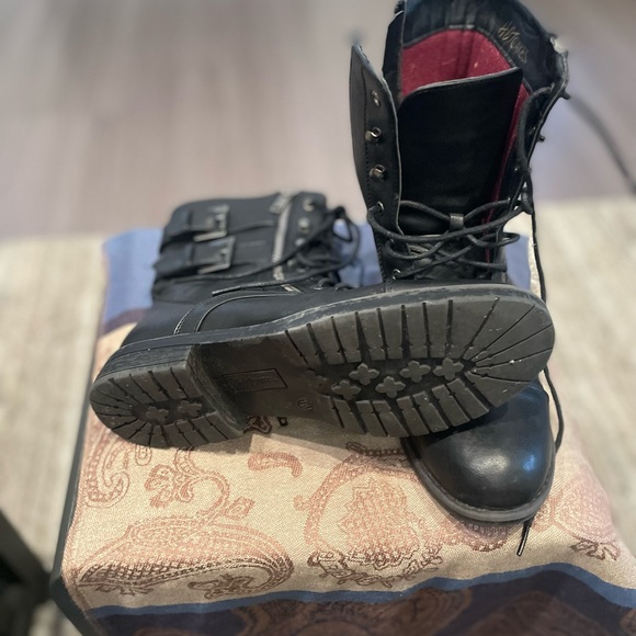 Hot Cakes Boots - Picture 7 of 9